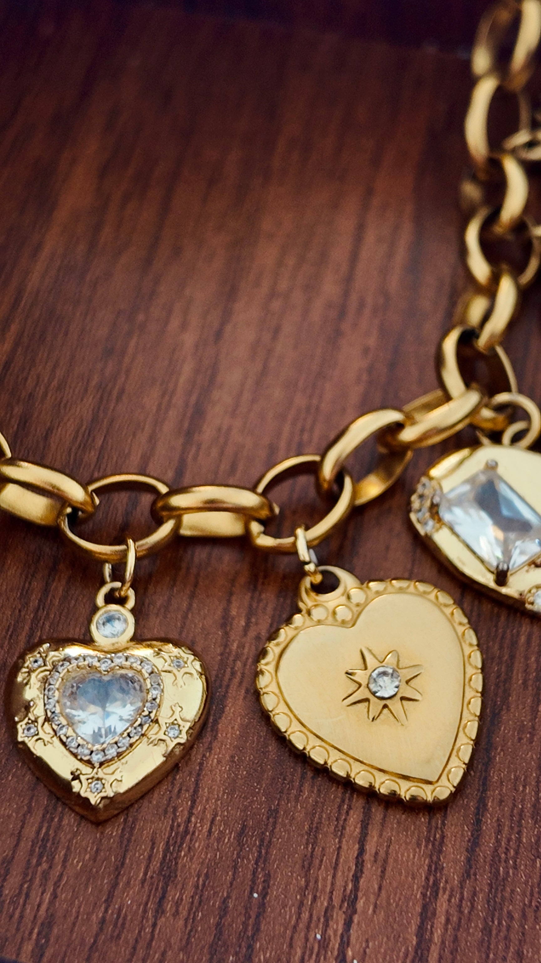 AURA GOLD