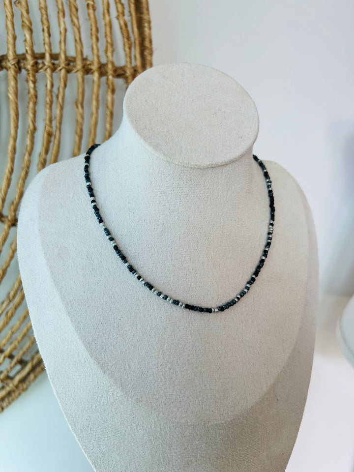 Black pearl chain