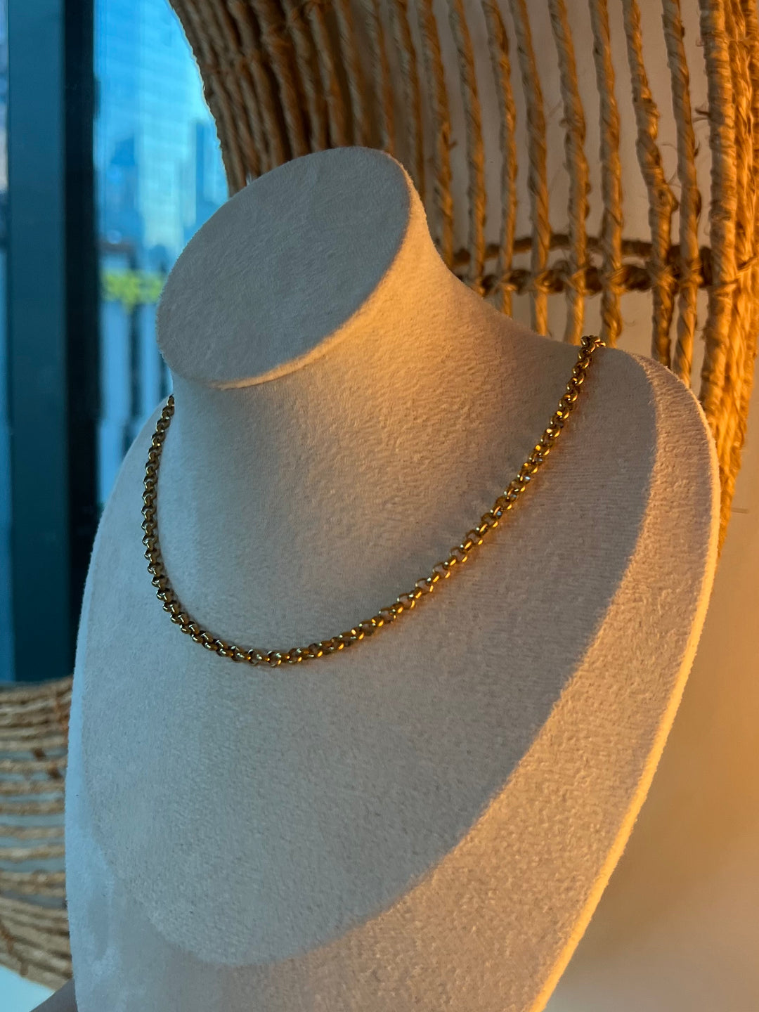 CLASSIC LARGE GOLD CHAIN